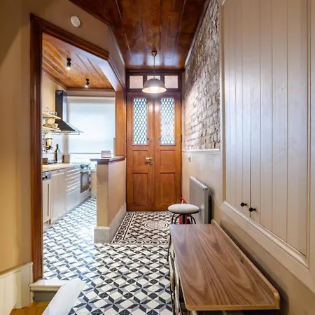 Nyaraló Stunning New Balat Water Front Pad! #383