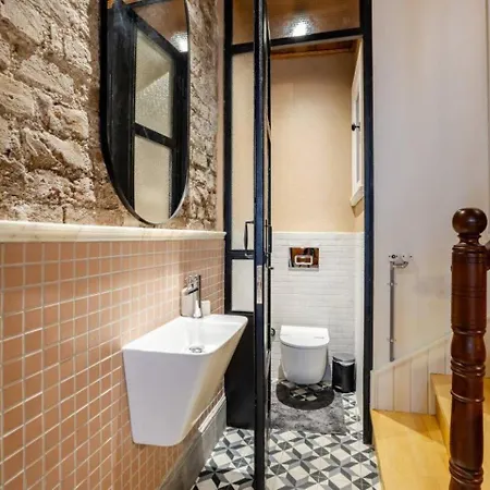 Stunning New Balat Water Front Pad! #383 * イスタンブール