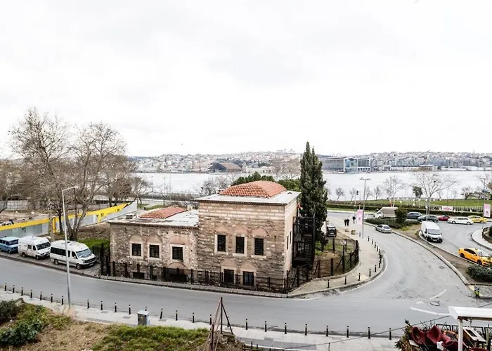 Дом отдыха Stunning New Balat Water Front Pad! #383 *