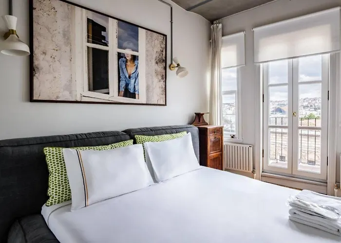 Дом отдыха Stunning New Balat Water Front Pad! #383 Стамбул