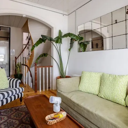 Stunning New Balat Water Front Pad! #383 Casa de Férias