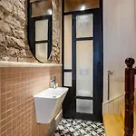 Stunning New Balat Water Front Pad! #383 Σπίτι διακοπών Κωνσταντινούπολη