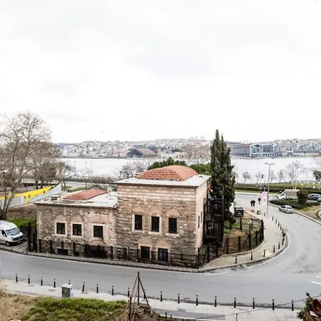 Σπίτι διακοπών Stunning New Balat Water Front Pad! #383 *